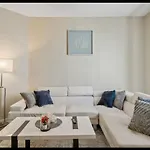 The Reve Appartment Marina 2 Bedrooms With Swimming Pool Free Parking