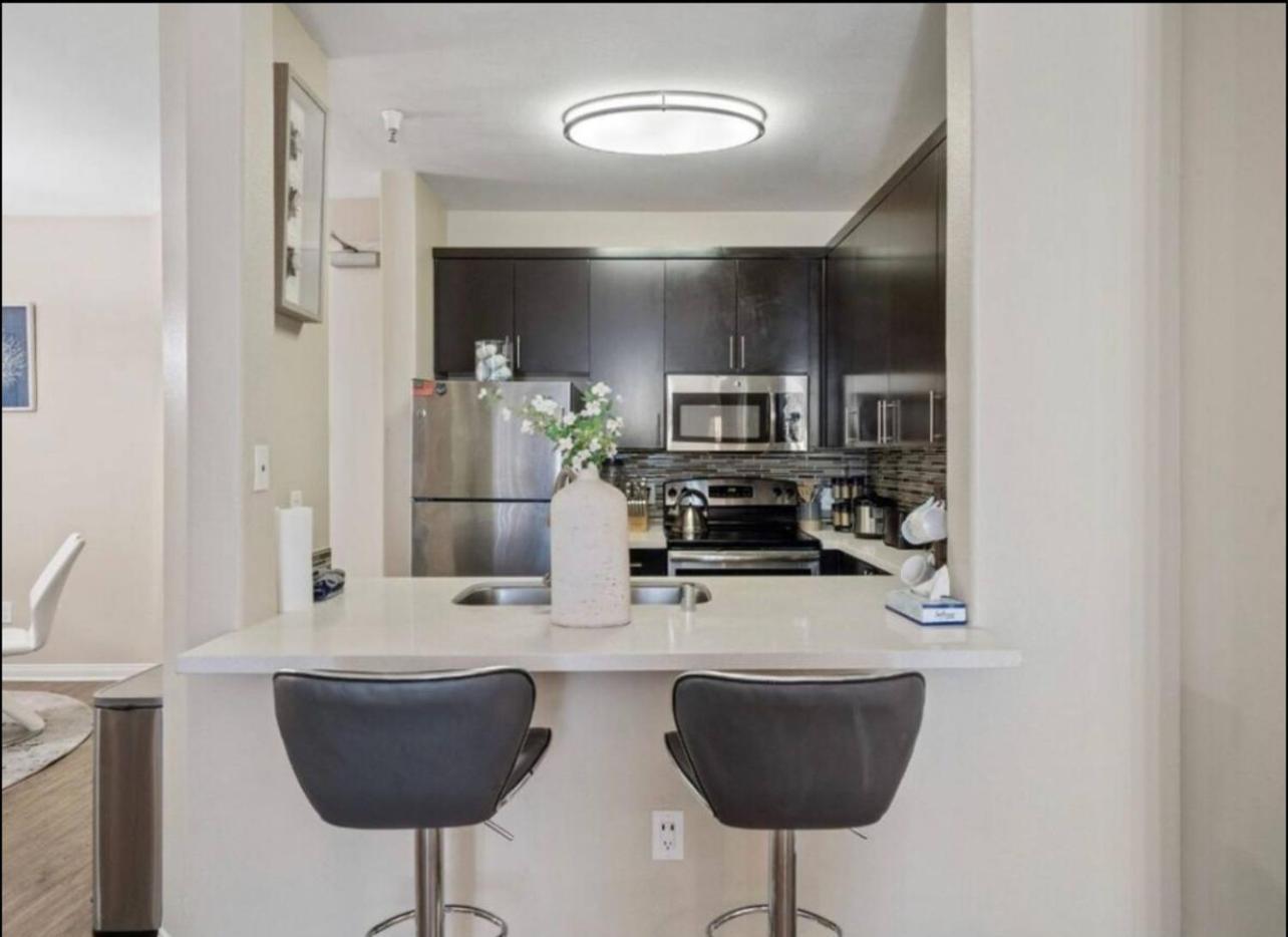 The Reve Marina 2 Bedrooms With Swimming Pool Free Parking *